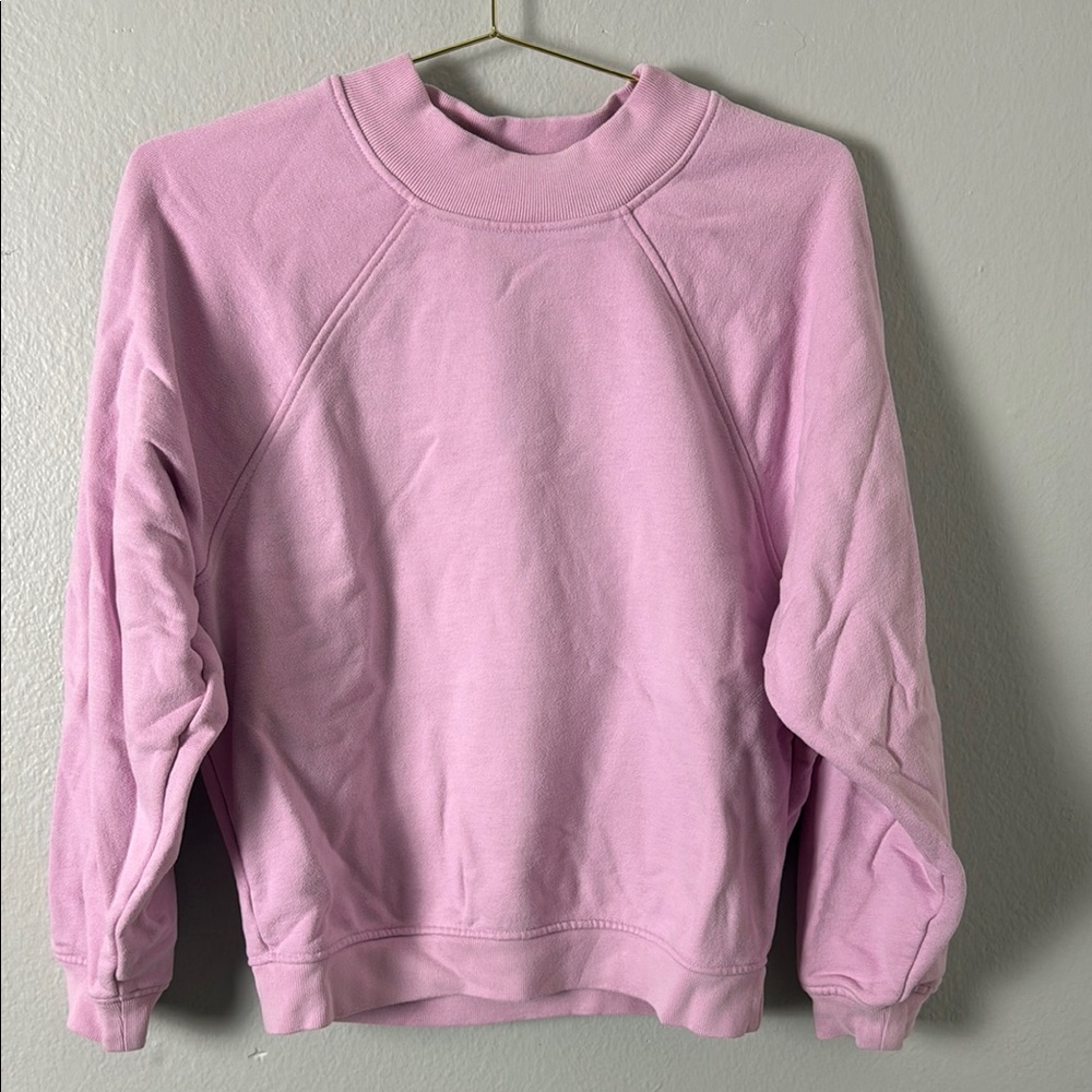 Alo Yoga Renown Heavy Weight Free Time Crew Neck Pullover in Sugarplum Pink
